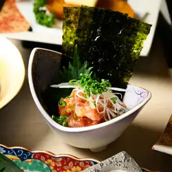 魚介出汁香るとびっこ葱とろたく　韓国海苔巻き