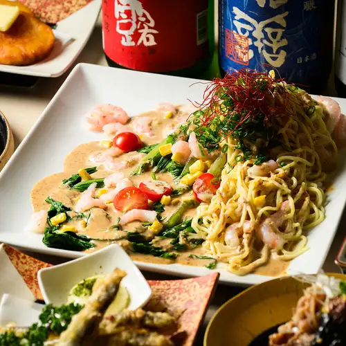 ロメインレタスとボイル海老のラーメンサラダ 白胡麻ドレッシング
