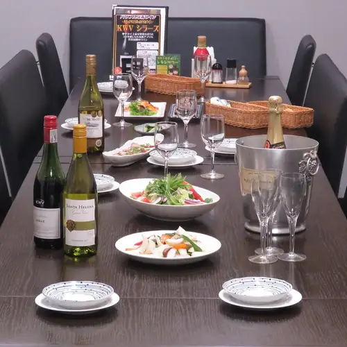 【宴会コース】びすとろ風油淋鶏や仙台牛の五目炒飯など料理7品+2時間飲み放題付き 5000円