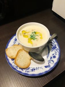 Clam chowder soup