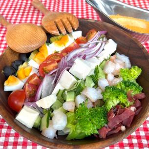 Cobb salad with 10 kinds of ingredients (regular/large)