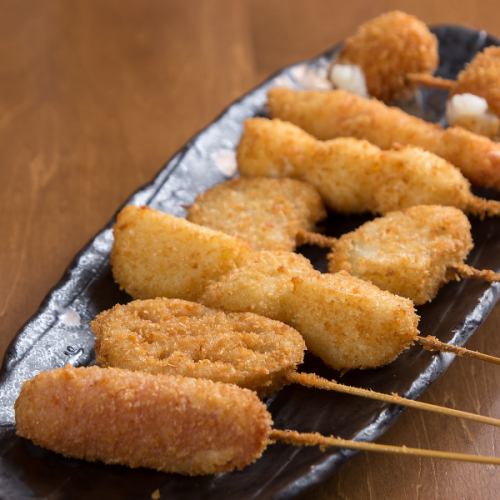 ≪サクサク衣がたまらん！串カツ1本99円(税込)～≫