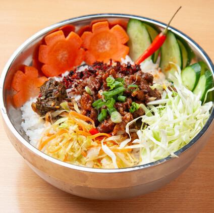 日本料理とミャンマー料理の融合