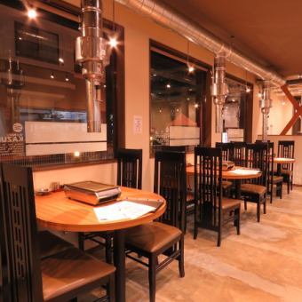 [Table Seats] 4 seats for table seats ♪ There are chairs for children, so family members should also visit Yakiniku KAZUMARU!