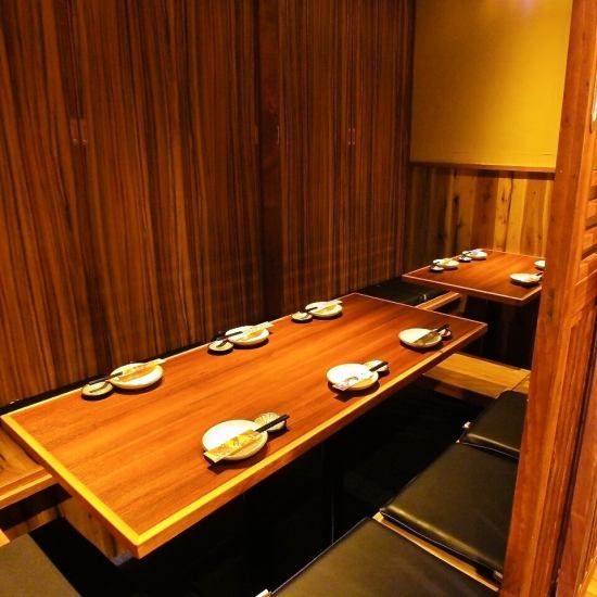 Completely private room with a table with a door! It can be used in various scenes♪