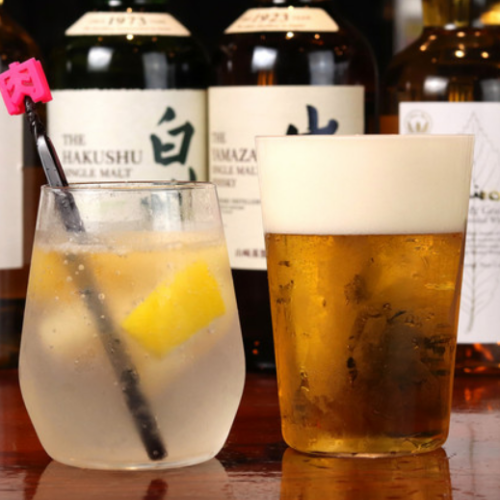 We offer draft beer, sake, shochu, and other drinks to go with your meal.