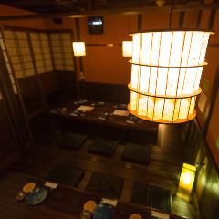 【大人の隠れ家 欒家(ひじきや)】店名にある「欒」は、「複数の人と人とが和やかな様子」を意味しそのような時間をご提供したいというオーナーの想いから生まれたお店です。 個室宴会20様くらいまで出来ます!