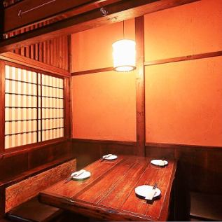 The table seats are private sunken kotatsu rooms, perfect for dates and drinking parties. Please feel free to come and join us.