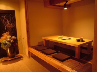 大事な接待など外せない日を彩りたい時に最適。優美な店内でゆったりくつろぎながら特別な時間をお過ごしくださいませ。