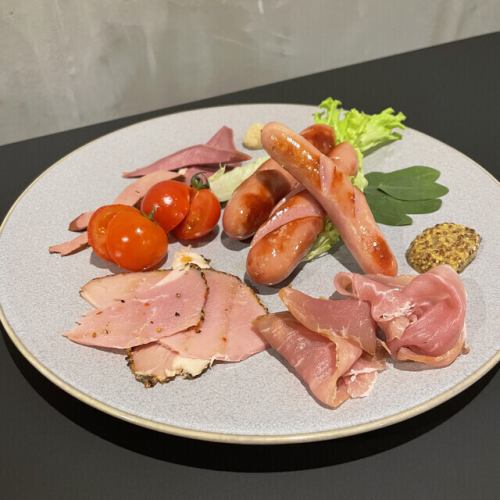 "漬けると燻す 烈"に来たらまずはコレ！