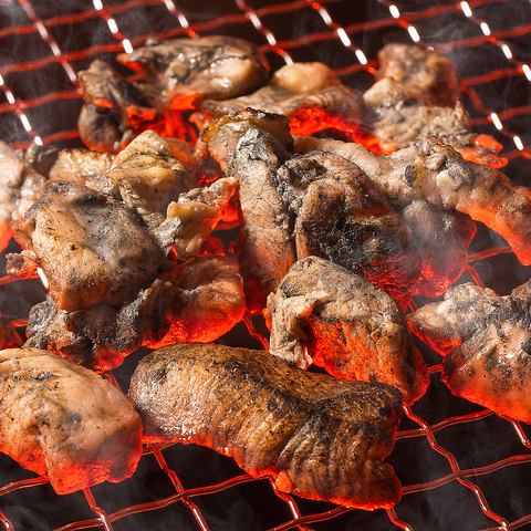 We offer a wide variety of Miyazaki gourmet dishes, including charcoal-grilled free-range chicken!