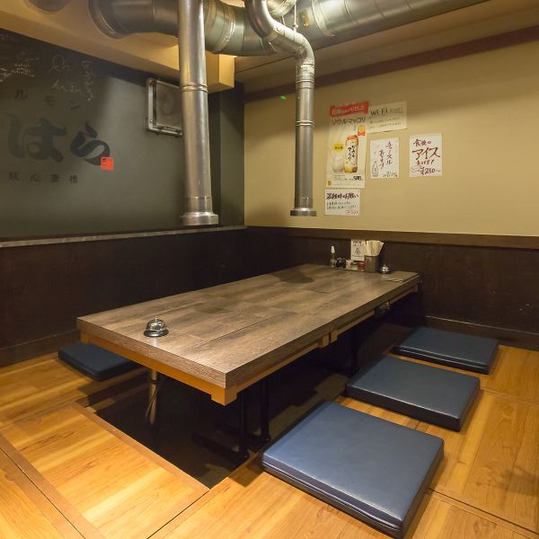 [Charcoal grilled meat] All seats are equipped with a charcoal grill at the counter and horigotatsu seats.Please enjoy high-quality meat with the aroma of the charcoal stove.