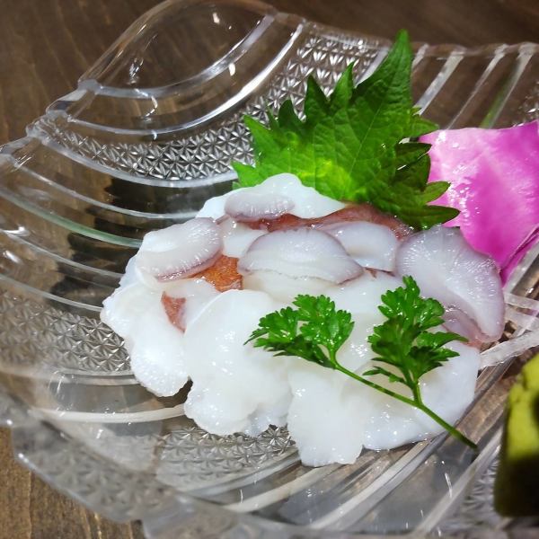 [鮮魚！海鮮！北海道！薄野！]活章魚可以當生魚片吃，烤，炸！770日元
