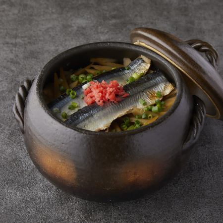 秋刀魚とゴボウの土鍋ご飯