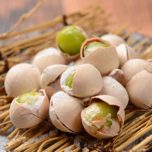 Salt-roasted ginkgo nuts