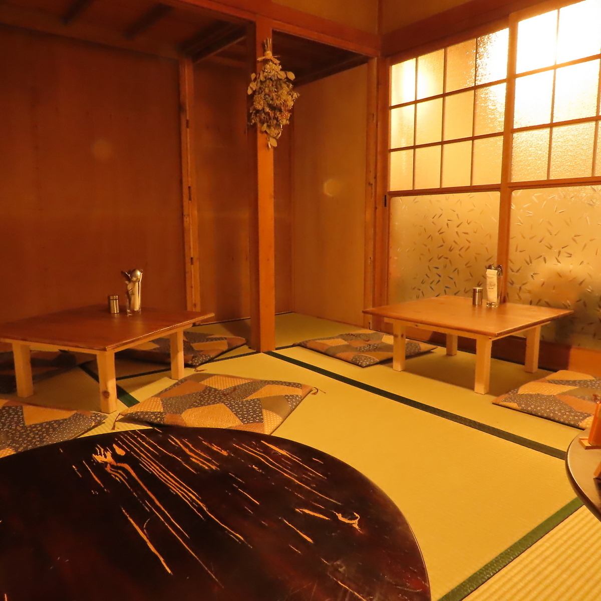 和の雰囲気漂う店内でゆったりとお食事をお楽しみいただけます