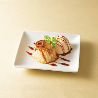 Rich pudding and vanilla ice cream ~Using Okazaki Ouhan pudding~