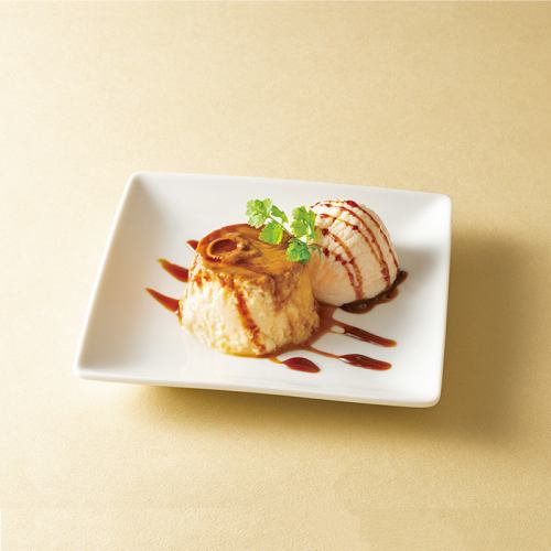 Rich pudding and vanilla ice cream ~Using Okazaki Ouhan pudding~