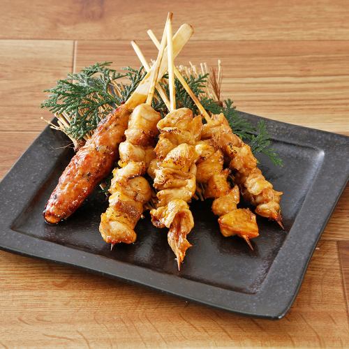 Assorted skewers (5 skewers, sauce and salt)