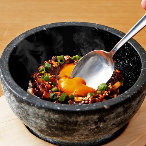 Stone-grilled seafood mapo tofu/grilled yam