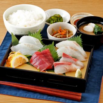 Sashimi set meal with fresh Toyosu fish