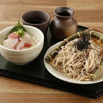 Small bowl of fresh market fish and soba noodles set