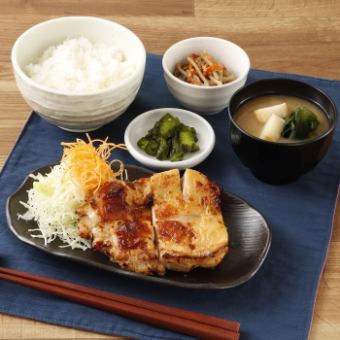 Grilled chicken in Saikyo style set meal