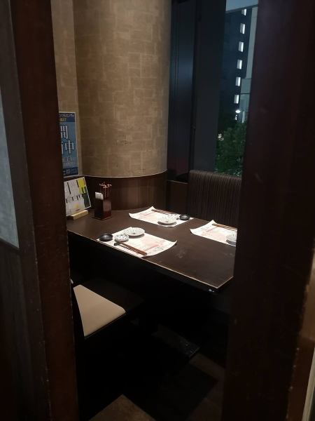 【少人数での宴会・飲み会に◎】2名様、4名様など少人数からご利用いただける半個室席・BOX席もご用意しております。