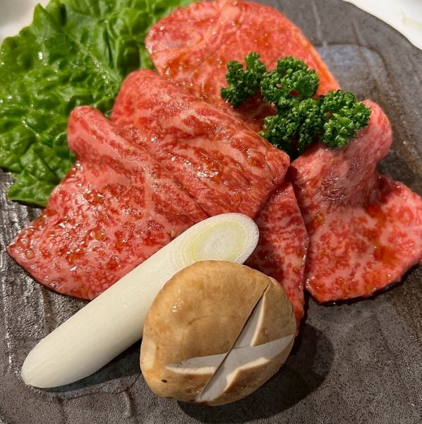 当店では、山形牛・仙台牛・九州産黒毛和牛などをご提供しております。