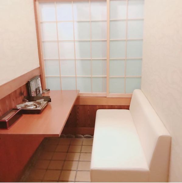 デートに人気のカップルシートです！ゆったり過ごせる二人だけの空間です♪ゆったりとお食事を楽しみたい方におすすめです！