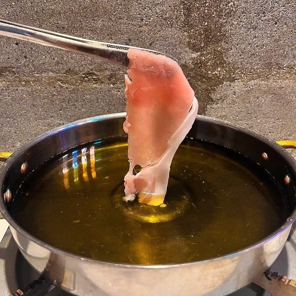 琉球酒場はぶの"アグー豚しゃぶしゃぶ"！旨味たっぷりの沖縄産アグー豚を贅沢に利用！