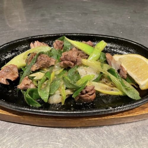Stir-fried Gizzard with Green Onion and Salt