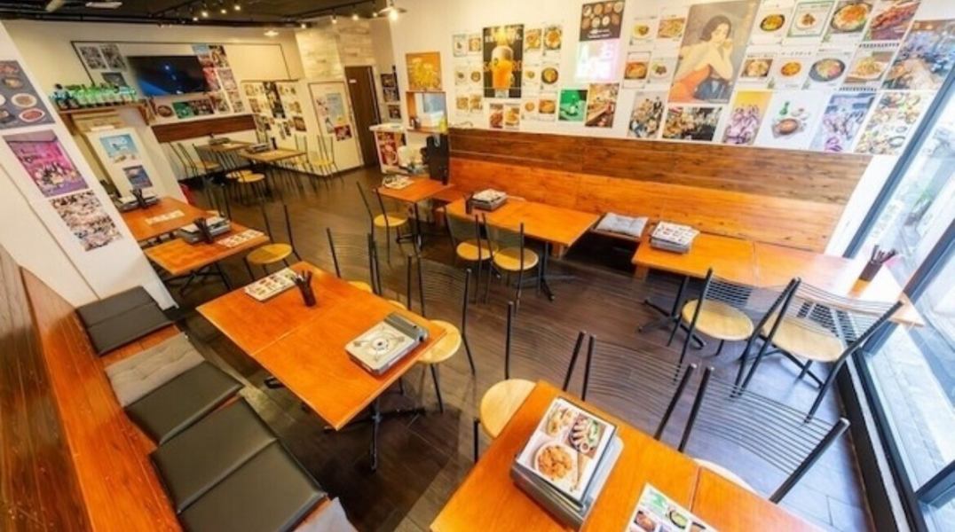当店では、2名様、4名様、6名様、8名様などのご宴会から最大30名様までの貸切のご対応も承っておりますので、少人数から大人数のご宴会まで様々なシーンでご利用いただけます。ご宴会に最適なサムギョプサルコースや鍋コースなど、お得なコースもご用意いたしておりますので是非合わせてご活用ください！