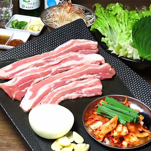 【サムギョプサル】当店自慢の絶品メニューを是非お召し上がりください！