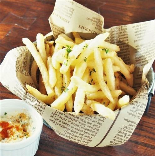 French fries with homemade tartar sauce