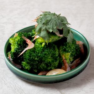 Sakura shrimp and broccoli peperon topped with coriander