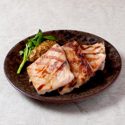 Grilled pork belly marinated in sake lees