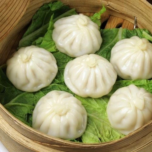 小笼包也可以吃到浓浓的肉汁……♪