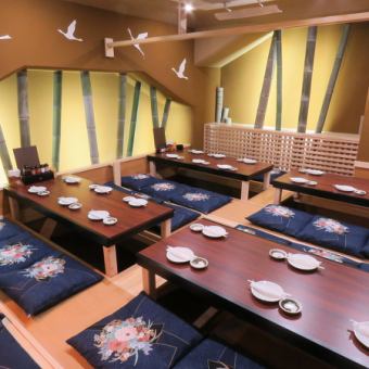 Second floor seating.It is a digging type and the feet are easy ♪ A private room for small groups of 8, 10, 12 people.If you remove the partition, it is possible to accommodate up to 30 people!