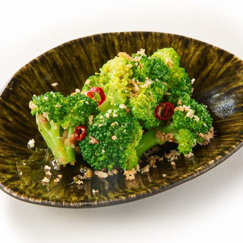 綠花椰菜炒鯷魚