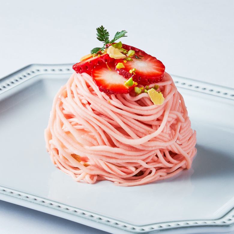 Mont Blanc with strawberries and mascarpone