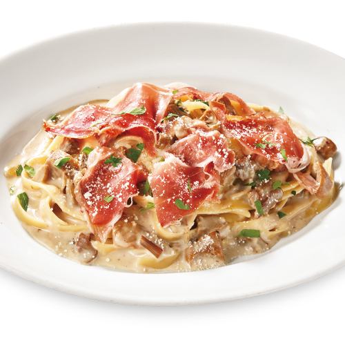 Cream Fettuccine with Prosciutto and Porcini Mushrooms