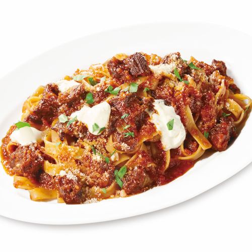 Slow-cooked beef fettuccine with Neapolitan ragu sauce