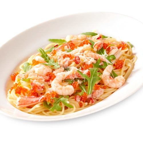 Spaghetti with red snow crab, shrimp, and salmon roe and peperoncino