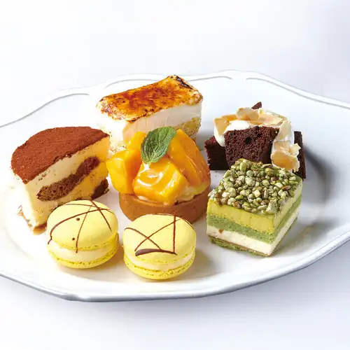 ☆Until the end of October, get a free coffee or tea with your dessert order☆