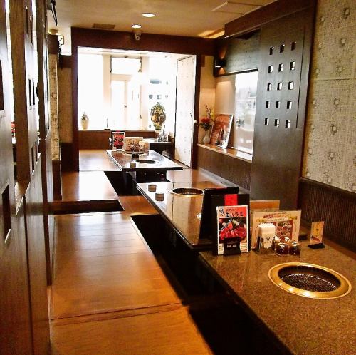 広々と開放的な店内