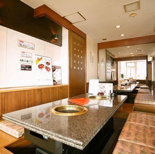 広々とした店内