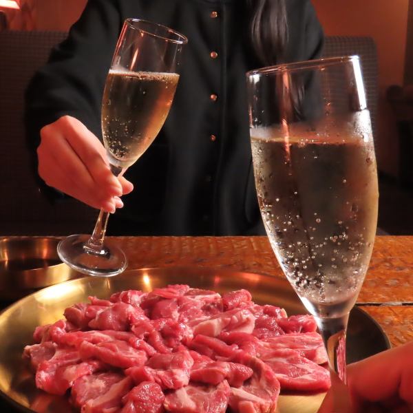 【間接照明が奏でるお洒落な空間で女子会ならこちら】女子会プランもご用意しております。