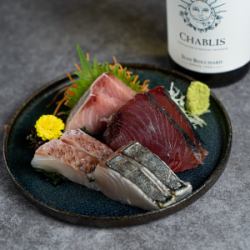 "Direct from Misaki Bay" Assortment of four kinds of sashimi