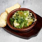 旬野菜と魚介のアヒージョ